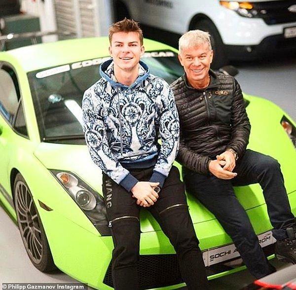 Philipp Gazmanov ve pop yıldızı babası ile Instagram'da sık sık paylaştığı pahalı arabasının önünde...