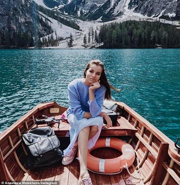 "Arkadaşlarım ile tatil planı yapmasak bile, onların gittiğim yerde olacaklarını biliyorum," diyor Anastasia.
