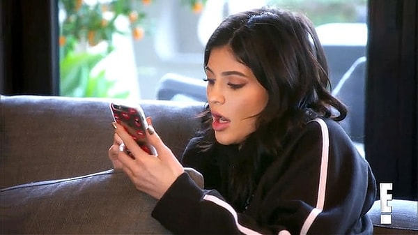 Каждый день вы зависаете в телефоне по... 3 часа 50 минут!