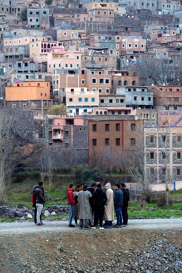 İki kadının öldürüldüğü Toubkal Dağı'nın eteklerindeki Imlil kasabasının yerel halkı ise böyle görüntülendi: