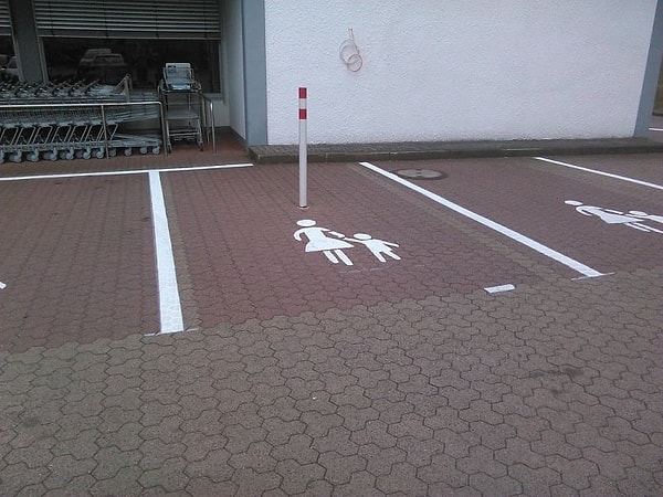 9. К слову о парковках, неужели так трудно включать мозг, когда их делаешь?