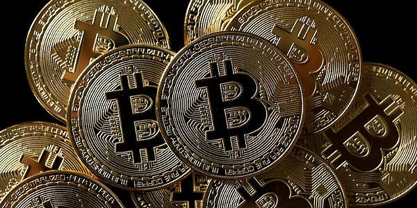 Vergiler, yasalar, veri madenciliğinin zorlaşması ve diğer tüm faktörler ile Bitcoin bir yıl içerisinde %80 değer kaybetti. Peki ya gelecekte?