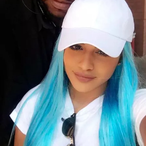 Очень похожа, но это не Кайли!