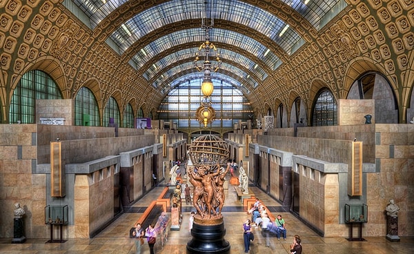 16. Что раньше располагалось в здании, где сейчас находится Музей Орсе (Париж)?