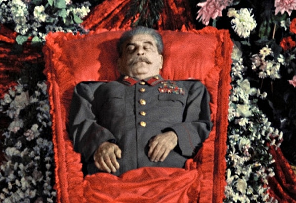 8. В каком году умер Сталин?