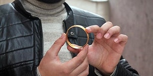 6 Aydır Kaldırımda Bulduğu Bileziğin Sahibini Arıyor: 'Değerinin 7 Bin TL Olduğunu Öğrendim, Rahat Uyuyamıyorum'