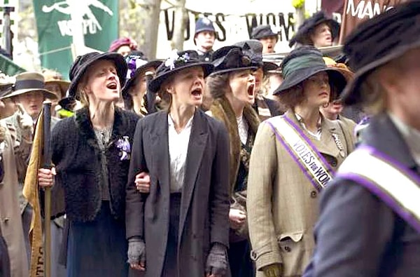 1. Великобритания. Женщины идут в бой. Участницы движения сражаются за предоставление им избирательных прав. В каком фильме это происходит?