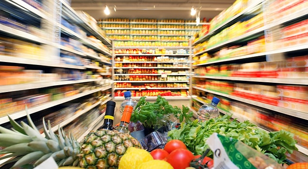 5. Girdik süpermarkete... Aman Allah'ım! İnsanı bir şeyler almaya teşvik ediyor resmen. Ne yaparsın?