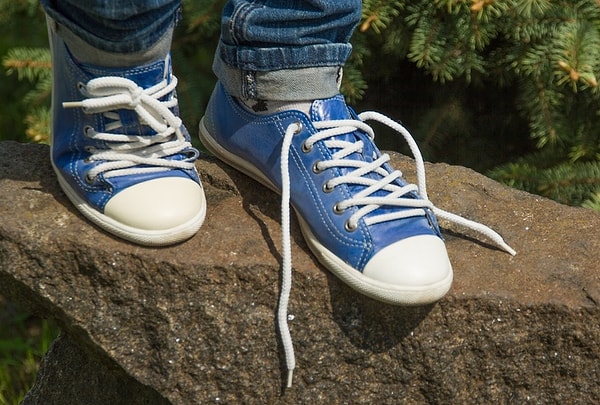 8. Ayakkabı bağları neden kendi kendine çözülür? Özellikle de çocuklarınkiler?