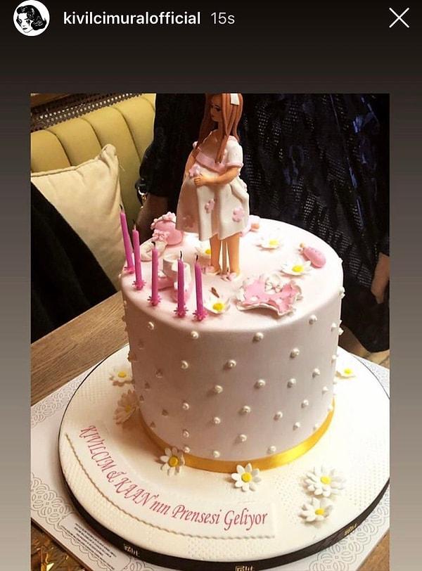 Geçtiğimiz gün baby shower partisi veren Kıvılcım Ural, Instagram'ında paylaştığı bu pastayla gündeme oturdu.
