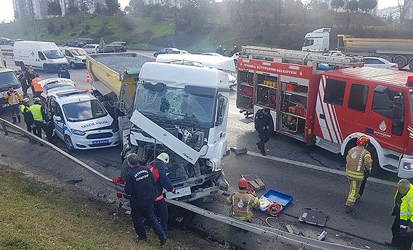 Hafriyat kamyonu terörü can almaya devam ediyor: İstanbul'da bir polis memuru şehit oldu