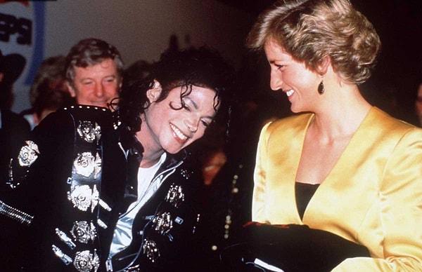 Michael Jackson’ın Diana ile konuşurken oldukça heyecanlıydı, ancak bu heyecanı yalnızca buluşmada kaynaklı değildi. Jacson’ın o gece söyleyeceği şarkılardan biri de “Dirty Diana” idi…