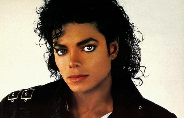 Michael Jackson ve Prenses Diana’nın ilk ve tek bir araya gelişleri 1988 yılında gerçekleşmişti. Diana büyük bir Michael Jackson hayranıydı, özellikle Thriller ve Bad şarkılarını sürekli dinliyordu.