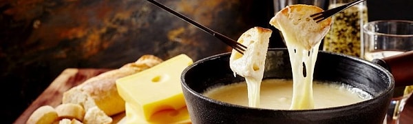 13. Это культовое блюдо, несомненно, ассоциируется с/со...