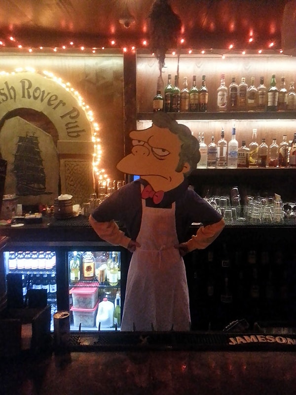 11. "Наш бармен в этот Хэллоуин"