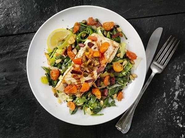 4. Добавьте в меню рыбу и овощи