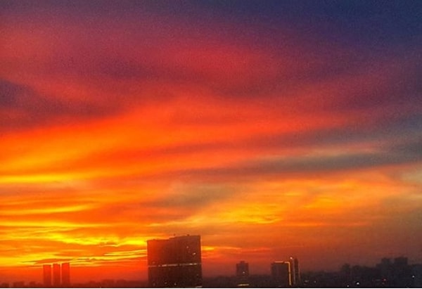 13. Оранжевые облака