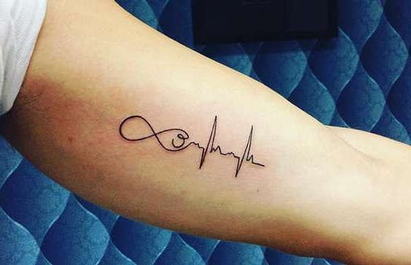 Знак бесконечности и Геометричное тату