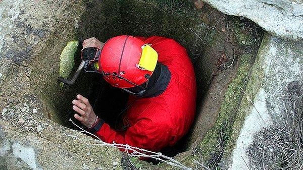 Bunun üzerine harekete geçen Müze Müdürlüğü uzmanları ile İstanbul Galeri Mağara Araştırma grubu üyelerinden 4 araştırmacı tünele girdi.