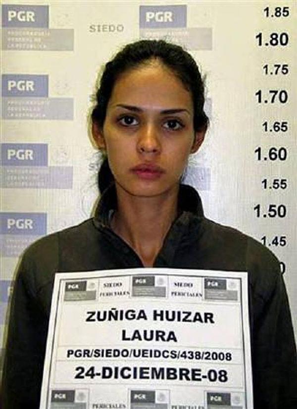 7. Latin Amerikalı güzel Laura Zuniga, 2008 yılında erkek arkadaşıyla birlikte uyuşturucu kaçakçılığından gözaltına alındı.