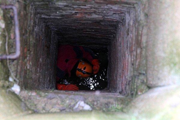 İçerisinden su aktığı belirtilen tünelde yaklaşık 6 saatlik bir çalışma yapan ekipler, tünelin 7 girişini tespit etti.