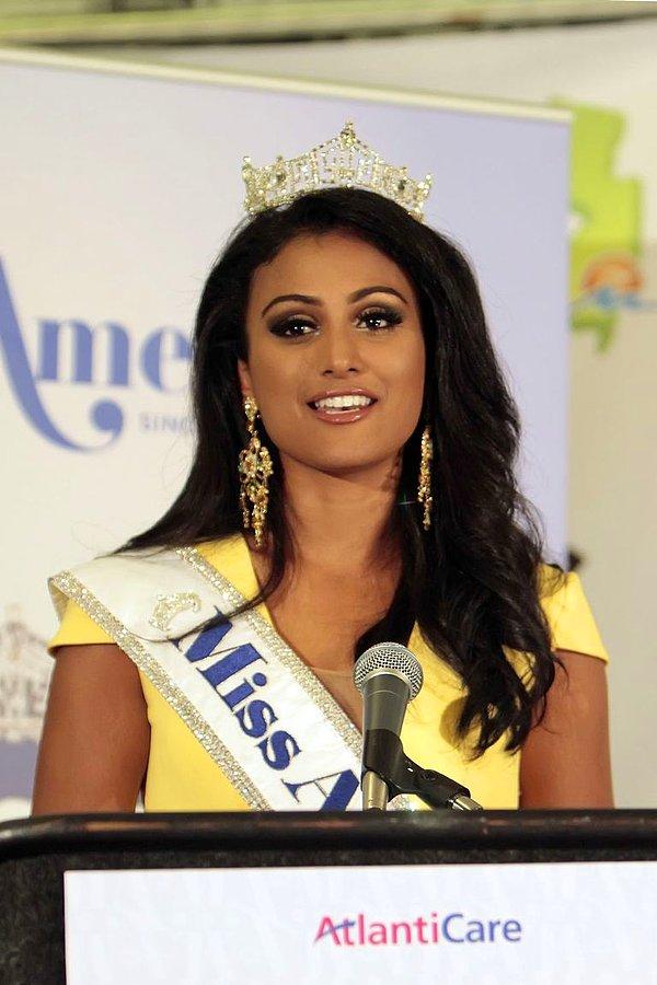 10. 2014 yılında da Miss Amerika'nın kazananı Nina Davuluri'ye yönelik ırkçı bir linç kampanyası başlatılmıştı. Nina Davuluri, terörist olarak gösteriliyordu.