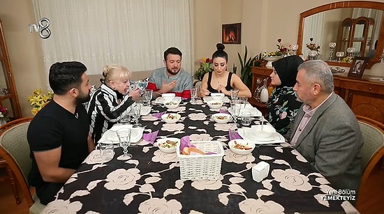 Yemekteyiz'de Yine Kafalar Pırıl Pırıl: 'Kuantum Neresi, Bir İl mi?'