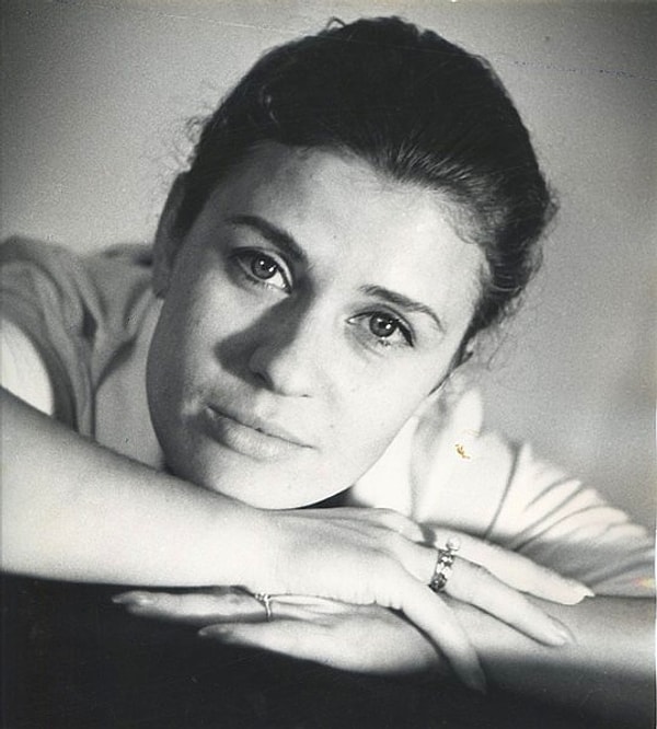 6. Узнали эту девушку?