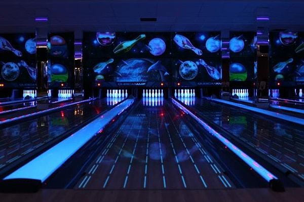 Места силы для вас: кафе, боулинг, ночной клуб, кино, магазины, театры.