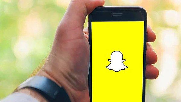 Snapchat bildiğiniz üzere dünya üzerinde en popüler olduğu dönemlerde, Instagram'ın "Hikayeler" özelliğini getirmesi ile bir anda düşüşe geçmişti.