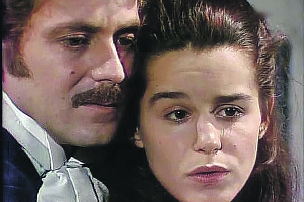 9. Как называлась первая многосерийная «мыльная опера», демонстрировавшаяся в СССР?