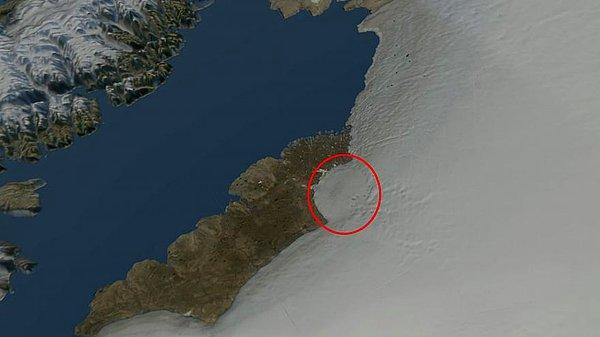 7. Grönland'den radar görüntülerini inceleyen araştırmacılar, adadaki bir kütlenin altında, gök taşı çarpması sonucu oluşmuş büyük bir krater keşfetti.