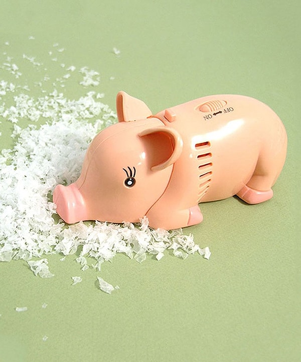 20. Мини пылесос для рабочего стола в виде символа года