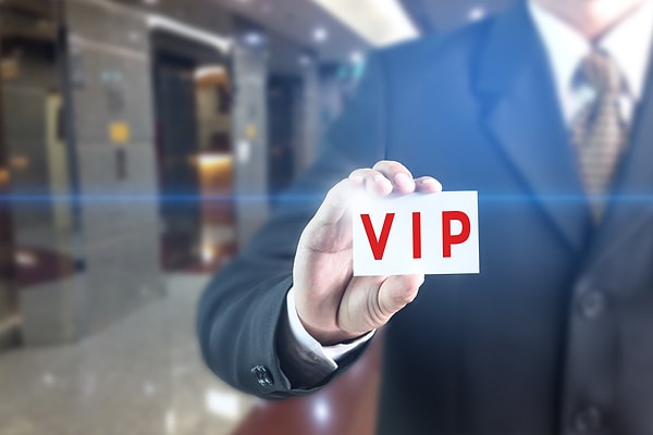 5. Выберите правильный вариант написания слова: