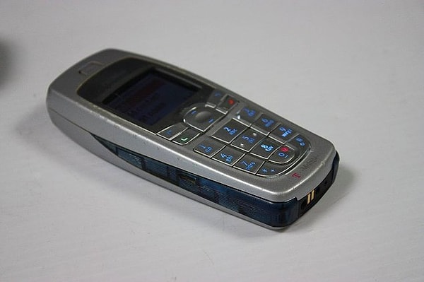 12. Nokia 6010 - продано 75 миллионов