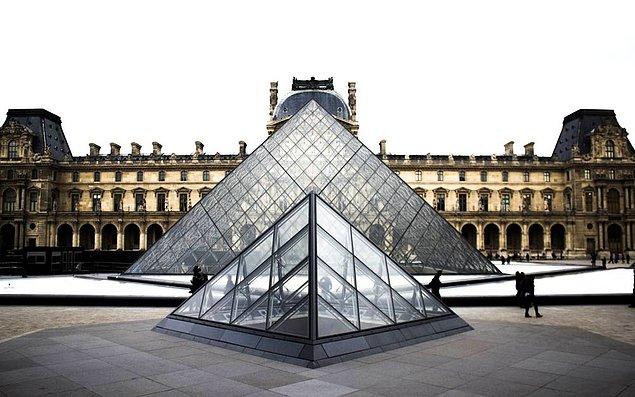 1. Louvre Müzesi