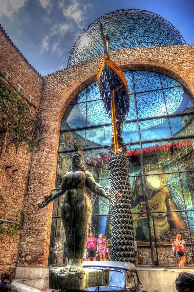 7. Dali Tiyatro Müzesi