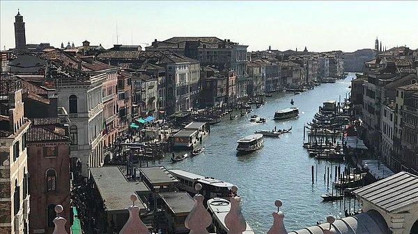 Venedik Belediyesinin de talebi olan kente giriş vergisinin, otobüs, uçak, tren ve gemi biletlerine ekleneceği bildirildi.