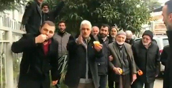 3. Portakal yiyerek gazeteci Fatih Portakal'ı protesto ettiler