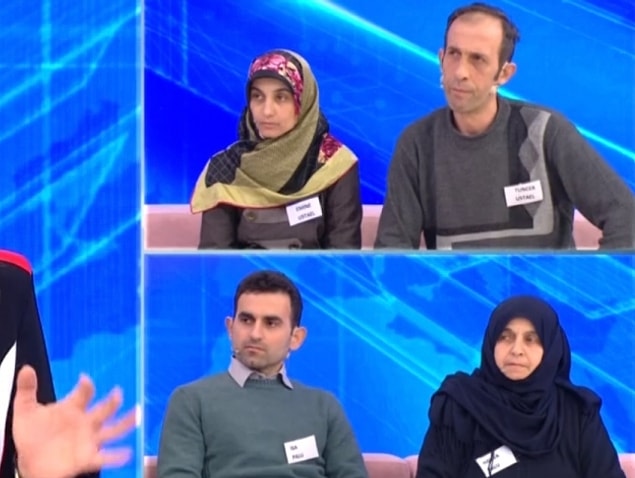 Meryem Tahnal, kocasının ailesini savcılığa şikayet ettikten sonra aileden tehditler alan aile 10 kişi bir binek otomobilde yaşamaya başlıyor.