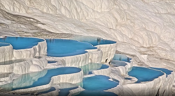 4. Почему рифы Памуккале белые?