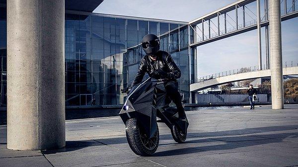 Çünkü yanınızdan geçen bu motosiklet dünyanın ilk 'tüm parçaları 3 boyutlu yazıcıda üretilen' motosikleti.