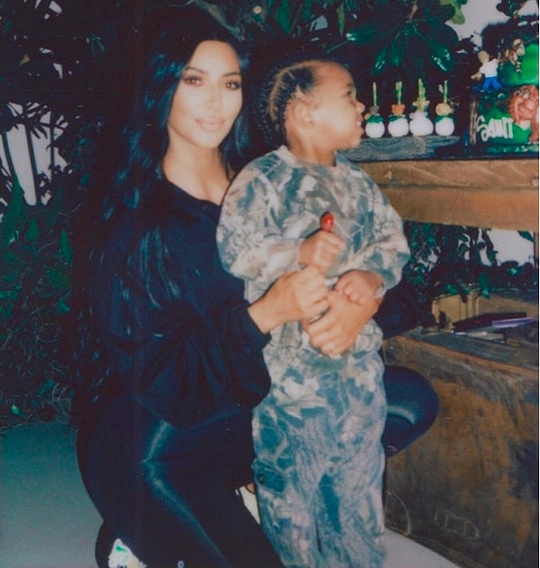 Уже известен пол четвертого ребенка - это мальчик. Ожидается, что он появится на свет в начале мая этого года.