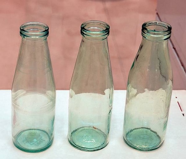 4. А какого цвета фольга была на бутылках с молоком в СССР?