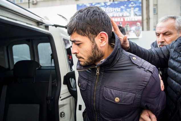 Derslerinin yoğun olması nedeniyle üniversiteye sınavdan sınava gittiğini ifade eden zanlı, cinayet gününü şöyle anlattı: