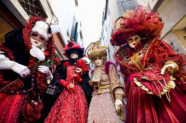 Venedik Maske Karnavalı çıktı!