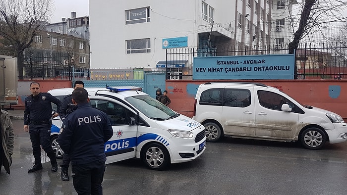 Avcılar'da Ortaokulda Çıkan Kavgada 14 Yaşındaki Bir Çocuk Bıçaklandı