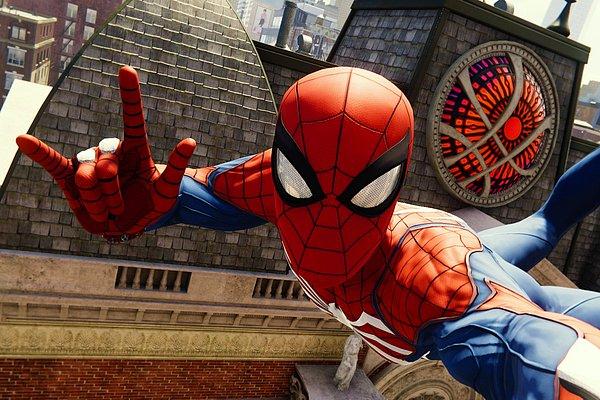 Bu senenin en çok beklenen oyunlarından bir diğeri şüphesi Spider-Man'di. Yayınlandığı ilk hafta sonunda 3.3 milyon kopya satarak 117 milyon dolar kazandırdı!