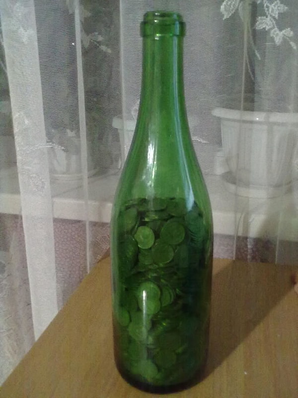 7. Бутылку из-под шампанского часто использовали в качестве копилки. Но кидали туда лишь определенные монеты! Какие?