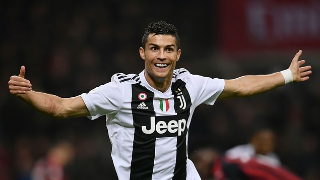 12. C.Ronaldo - [107.3 milyon euro]